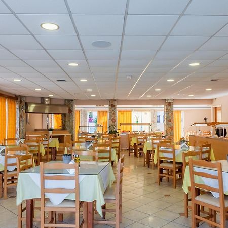 Village Inn Studios & Family Apartments ラガナス エクステリア 写真