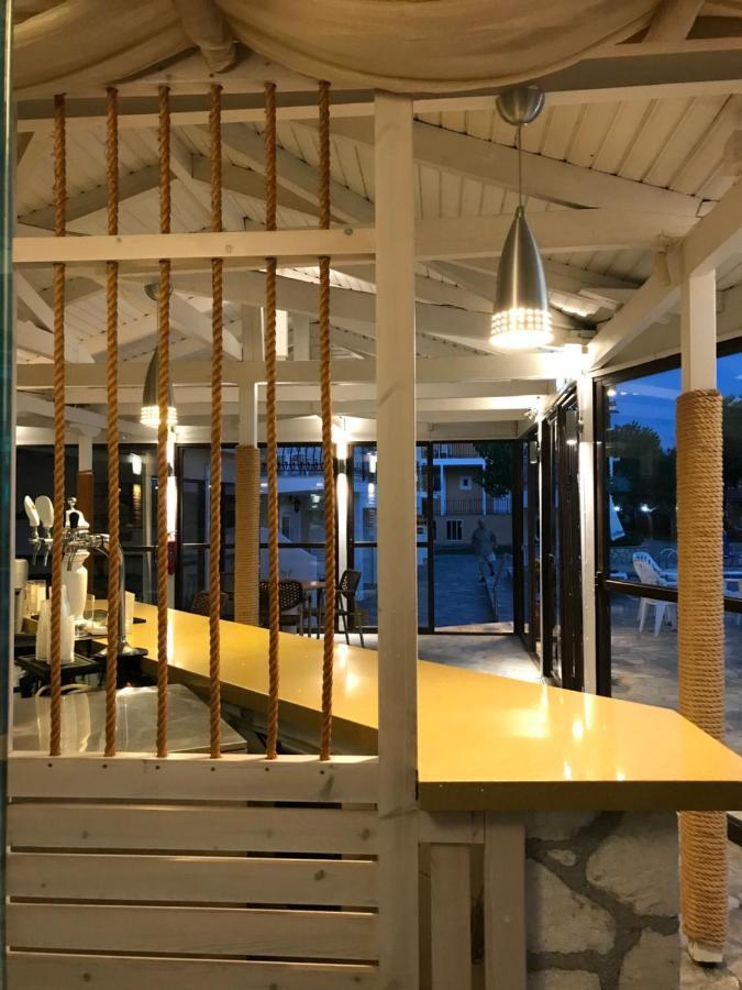 Village Inn Studios & Family Apartments ラガナス エクステリア 写真