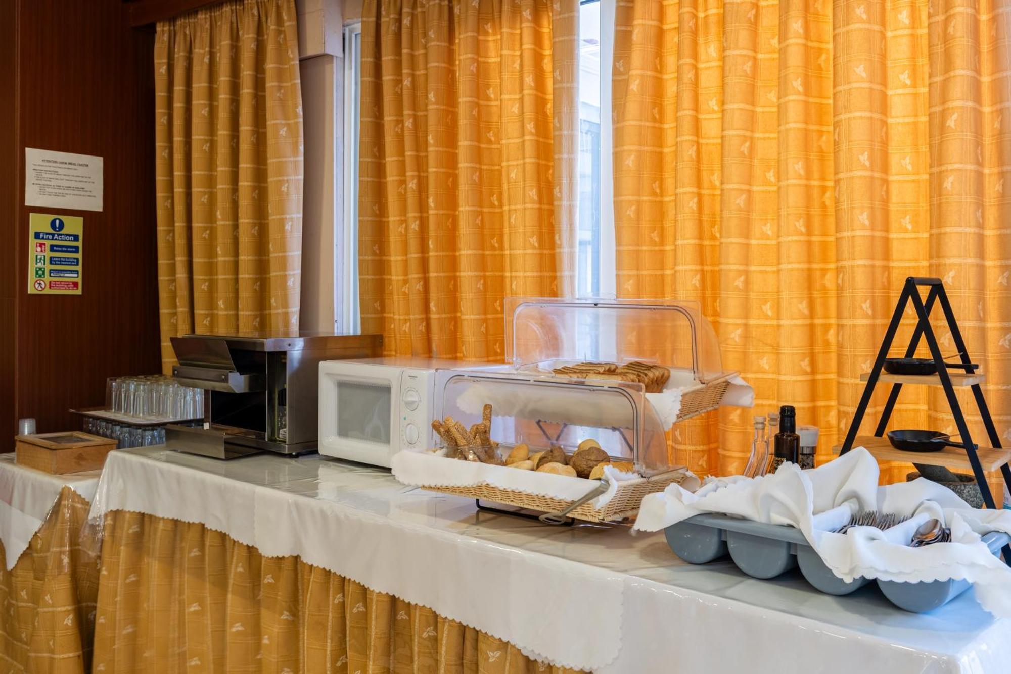 Village Inn Studios & Family Apartments ラガナス エクステリア 写真