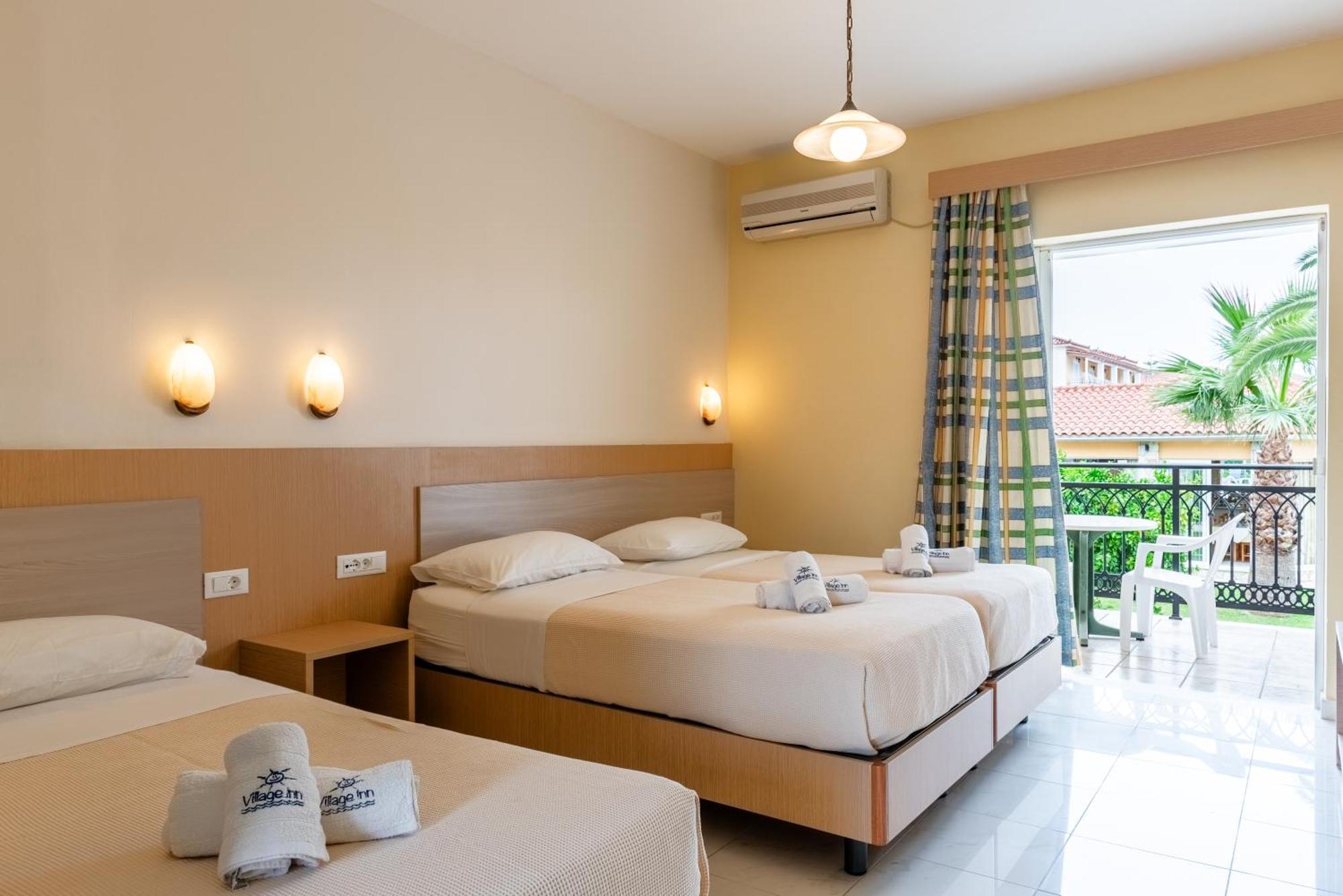 Village Inn Studios & Family Apartments ラガナス エクステリア 写真
